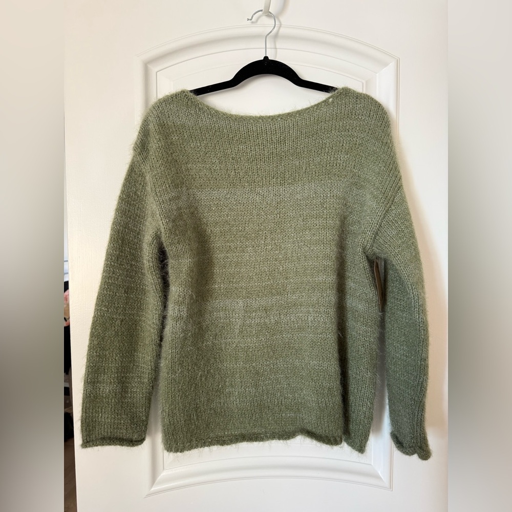 Boatneck sweater